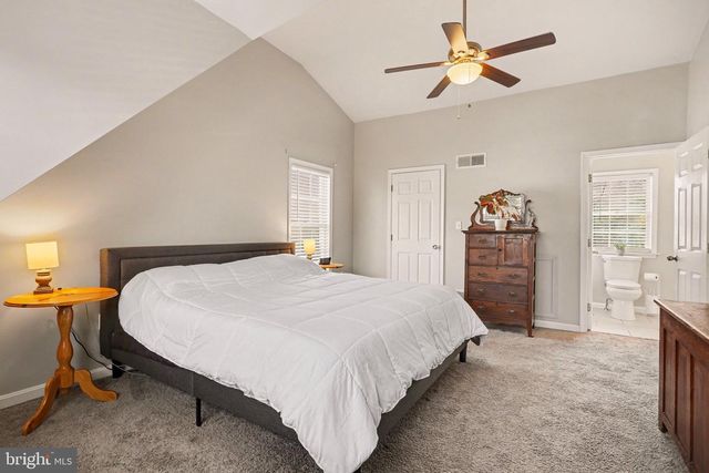 20 NANCY LOPEZ LN, Etters, PA 17319