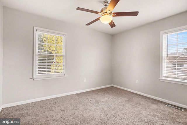 20 NANCY LOPEZ LN, Etters, PA 17319