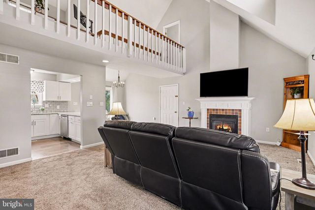 20 NANCY LOPEZ LN, Etters, PA 17319