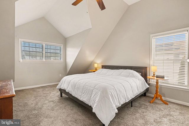 20 NANCY LOPEZ LN, Etters, PA 17319