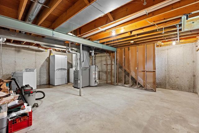 1633 W WEILAND LANE, Appleton, WI 54914