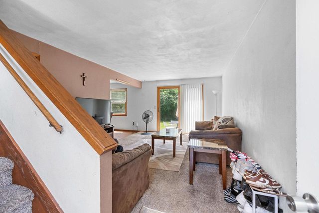 1633 W WEILAND LANE, Appleton, WI 54914