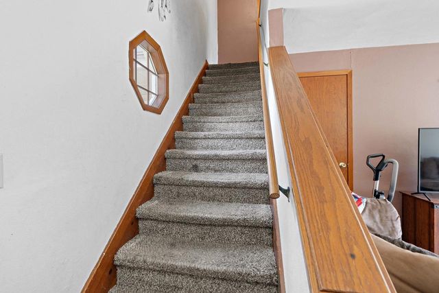 1633 W WEILAND LANE, Appleton, WI 54914