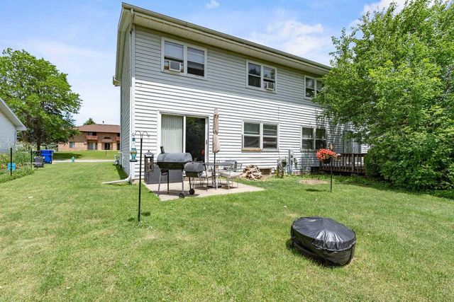 1633 W WEILAND LANE, Appleton, WI 54914