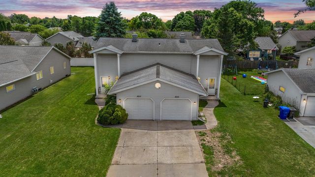 1633 W WEILAND LANE, Appleton, WI 54914