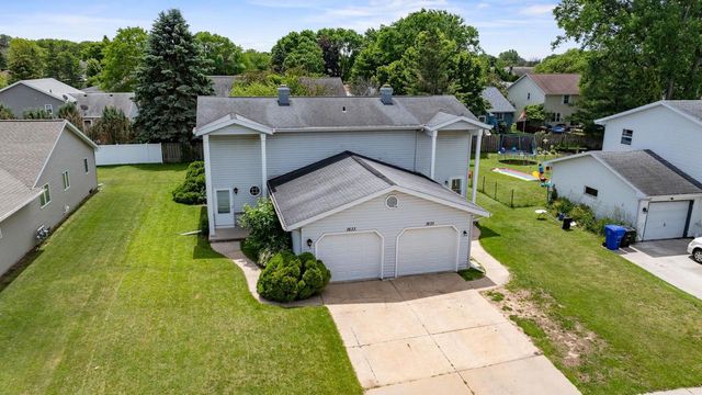 1633 W WEILAND LANE, Appleton, WI 54914