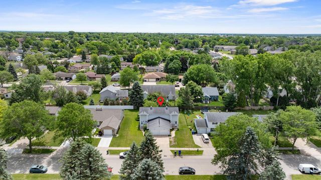 1633 W WEILAND LANE, Appleton, WI 54914