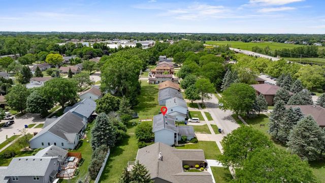 1633 W WEILAND LANE, Appleton, WI 54914