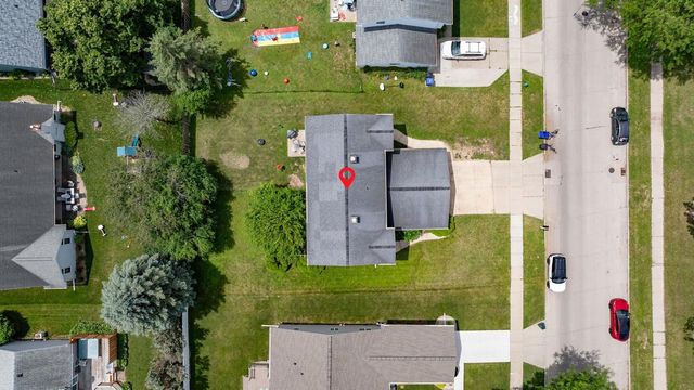 1633 W WEILAND LANE, Appleton, WI 54914