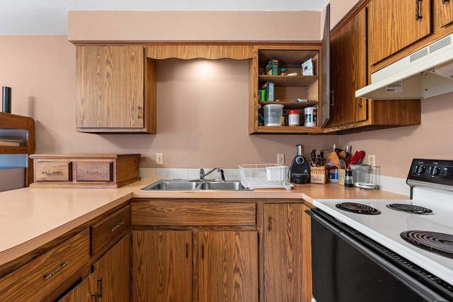 1633 W WEILAND LANE, Appleton, WI 54914