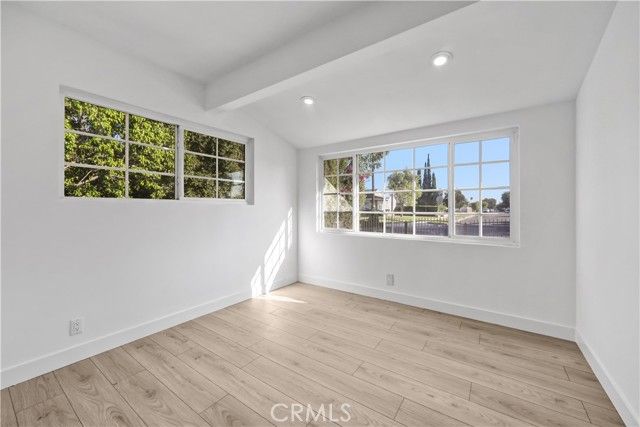 14857 Tuba, San Fernando, CA 91345