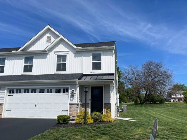 11 SHILLINGTON LANE, Carlisle, PA 17013
