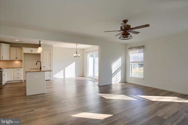 11 SHILLINGTON LANE, Carlisle, PA 17013