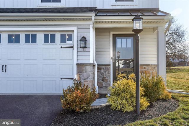 11 SHILLINGTON LANE, Carlisle, PA 17013