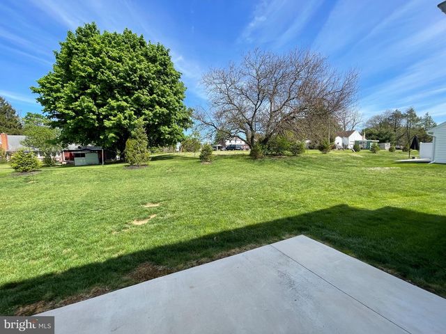 11 SHILLINGTON LANE, Carlisle, PA 17013