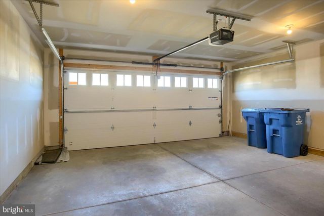 11 SHILLINGTON LANE, Carlisle, PA 17013