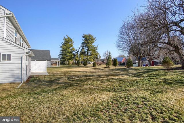 11 SHILLINGTON LANE, Carlisle, PA 17013