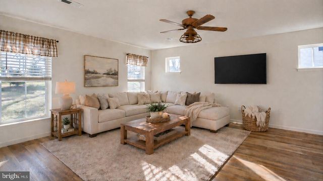 11 SHILLINGTON LANE, Carlisle, PA 17013
