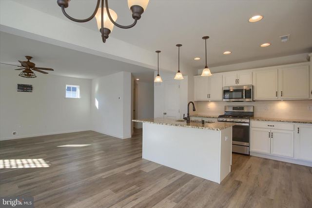 11 SHILLINGTON LANE, Carlisle, PA 17013