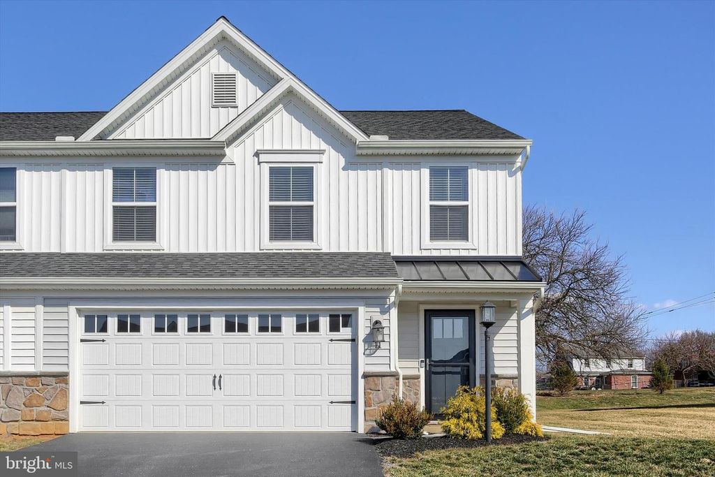 11 SHILLINGTON LANE, Carlisle, PA 17013