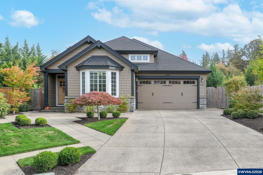 1242 Goldcrest Av NW, Salem, OR 97304