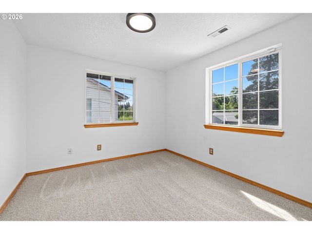 12037 Se RAYMOND St, Portland, OR 97266
