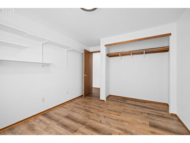 12037 Se RAYMOND St, Portland, OR 97266