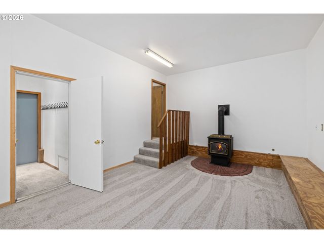 12037 Se RAYMOND St, Portland, OR 97266