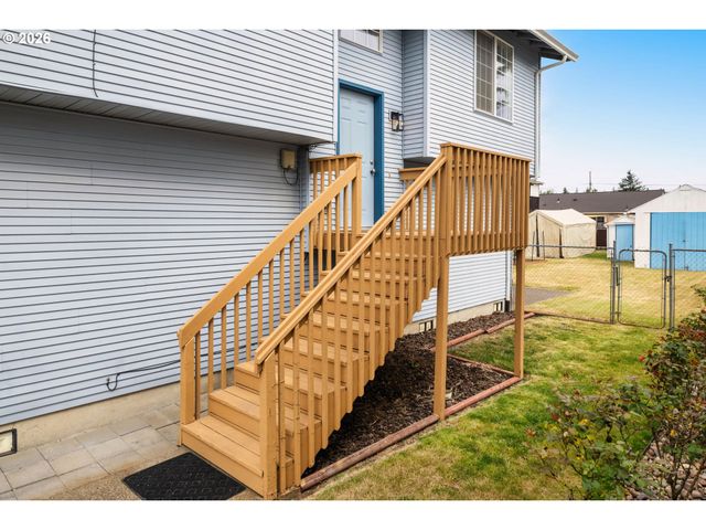 12037 Se RAYMOND St, Portland, OR 97266