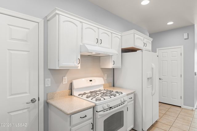 10134 S Azure Surrey Drive, Vail, AZ 85641