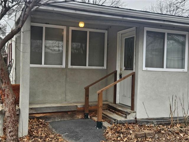 7201 N Holmes Street, Gladstone, MO 64118