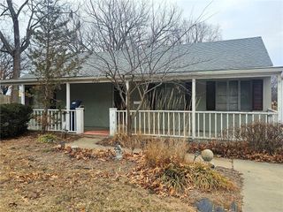 7201 N Holmes Street, Gladstone, MO 64118