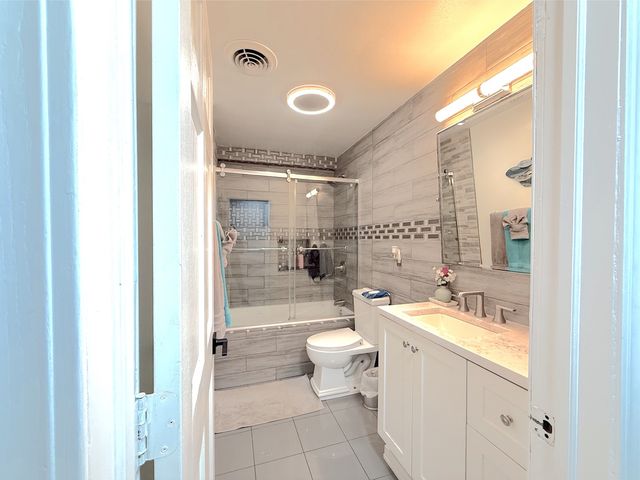 1426 Stanley Boulevard, Calumet City, IL 60409