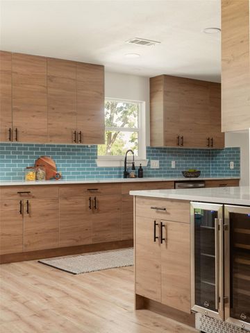 3009 Val DR, Austin, TX 78723