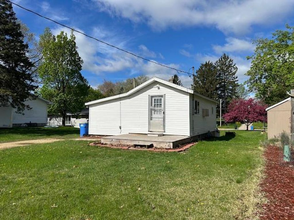 203 schneider Street, Portage, WI 53901