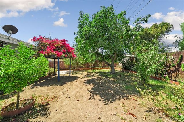 184 E Grant, Rialto, CA 92376