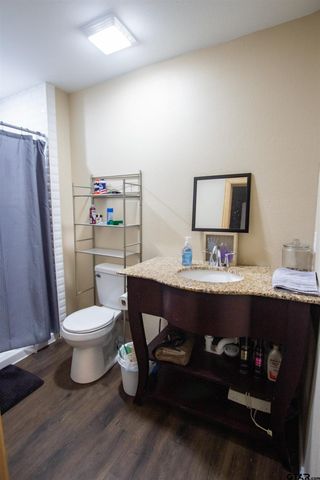 524 W Buchanan St, Mineola, TX 75773