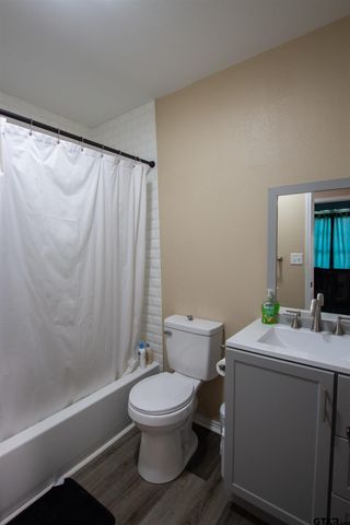 524 W Buchanan St, Mineola, TX 75773