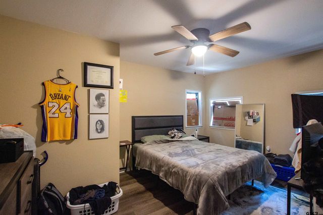524 W Buchanan St, Mineola, TX 75773