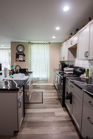 524 W Buchanan St, Mineola, TX 75773