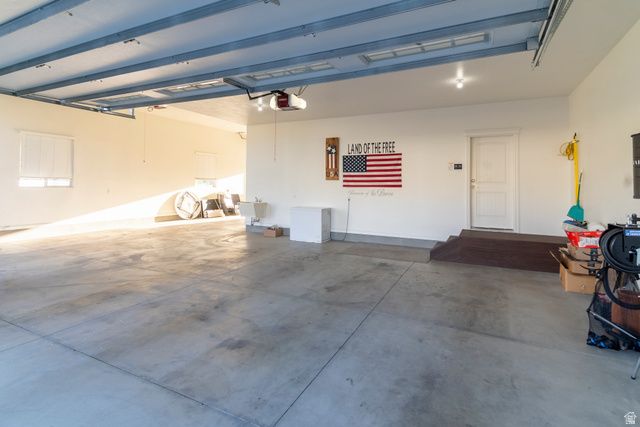 3373 N 2675 W, Farr West, UT 84404