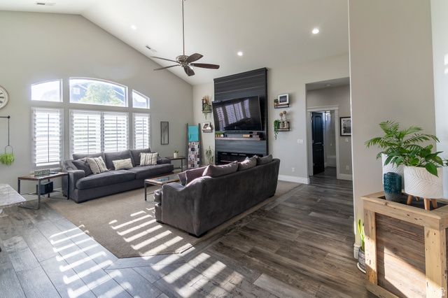 3373 N 2675 W, Farr West, UT 84404