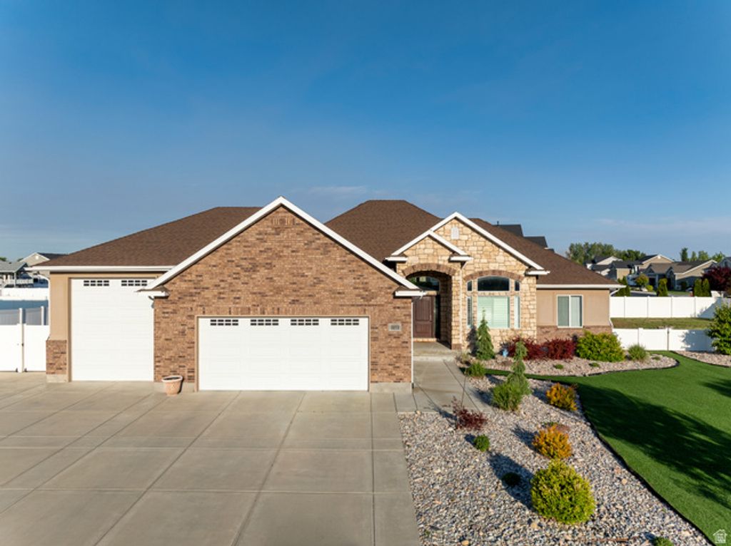 3373 N 2675 W, Farr West, UT 84404