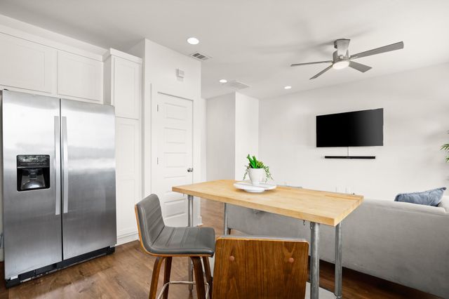 3007 E 12th ST G, Austin, TX 78702