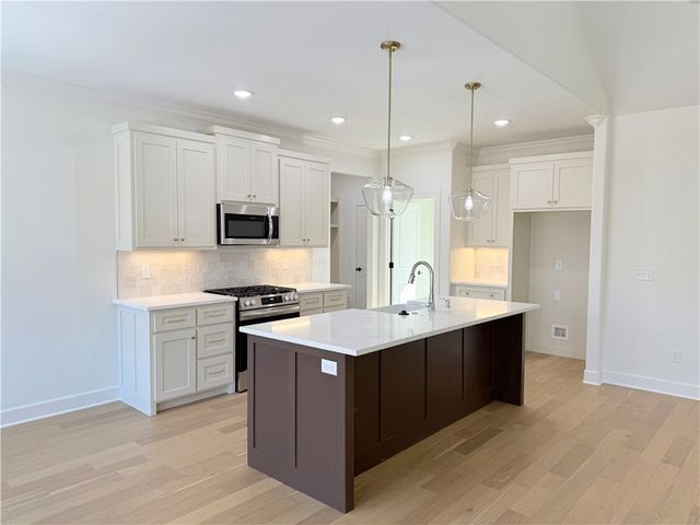 16 Epping Drive, Bella Vista, AR 72714