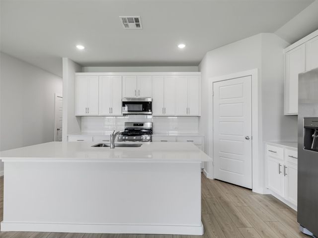 1136 Del Rio Drive, Lavon, TX 75166