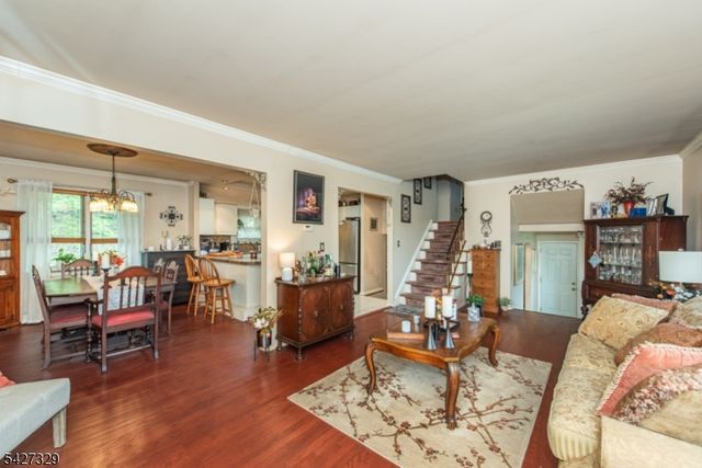 10 Evers Ct, Wayne Twp., NJ 07470
