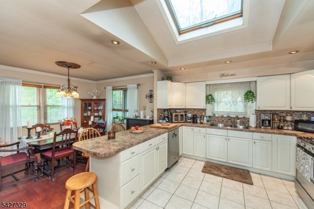 10 Evers Ct, Wayne Twp., NJ 07470