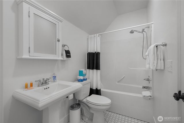 267 Compass Street, Pacific Beach, WA 98571