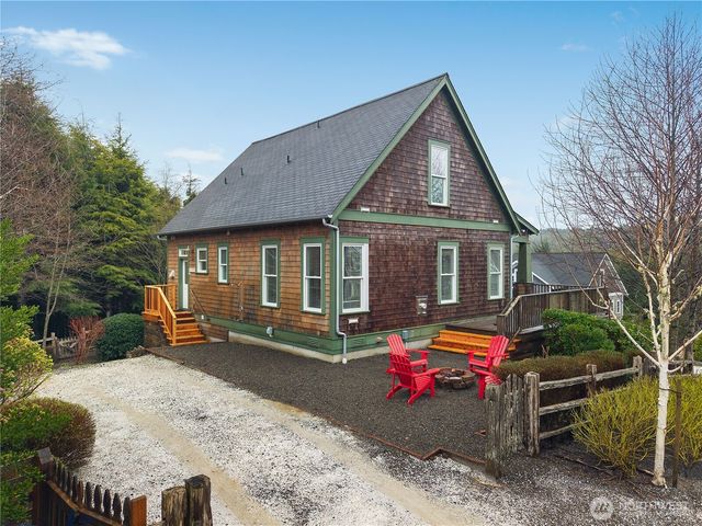 267 Compass Street, Pacific Beach, WA 98571